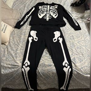 Skeleton leggings (L) and light sweater (M)